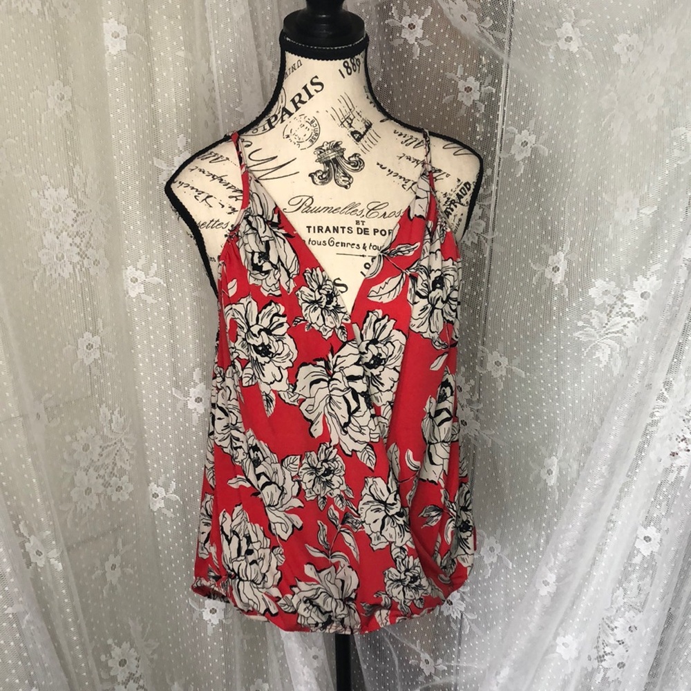West Kei Red and Black White Floral Crossover Cami Tank Front Elastic Hem Medium